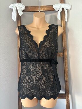 Ann Taylor Loft Black Lace Overlay Top V-Neck Sleeveless EUC Sz 10